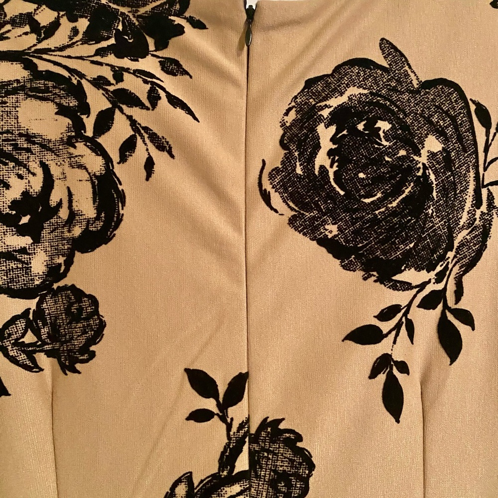 Ladies Dress - Picture 4 of 7